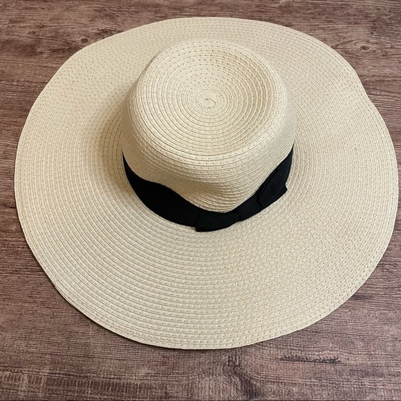 Tan Wide Brim Sunhat with Black Ribbon Accent One Size - Picture 1 of 2